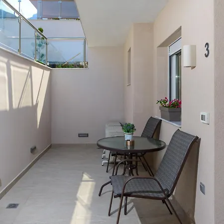 Alfa Boutique Appartement *